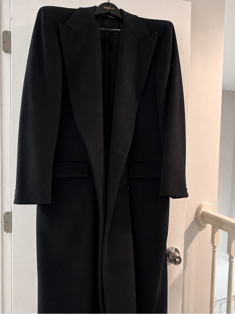 Neiman Marcus Men’s 100% Wool Black Long Overcoat – Size 42L – Made in Canada